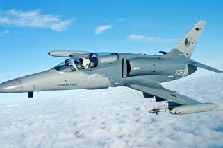 L-159 nejsou stíhačky ani zbytečný šrot. Co české letouny skutečně umí – a k čemu se (ne)hodí