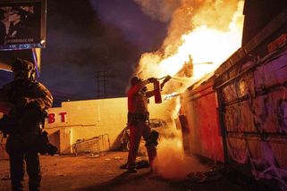 Protesty v L. A. Trump tam poslal 2000 příslušníků Národní gardy - Novinky