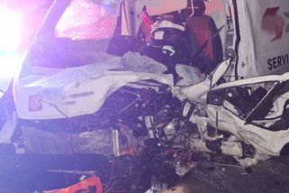 Tragická nehoda na hrázi u Nových Mlýnů: Manželé zemřeli při srážce tří aut - Novinky