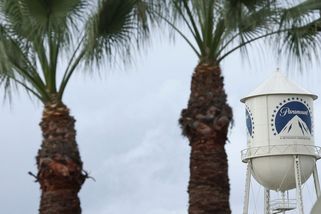 Warner Bros převezme Paramount za 2,2 bilionu - Novinky