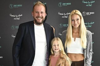 Krásná žena televizního kuchaře Raditsche předvedla luxusní zadek na Tahiti