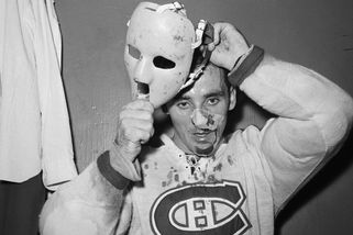 Největší hokejový podivín. V kabině pletl ponožky a jeho maska změnila NHL - Seznam Zprávy