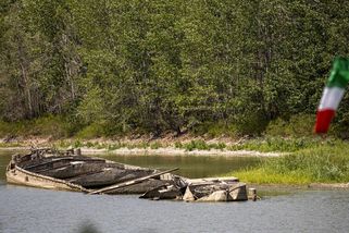 Fotky: Vyschlý Pád odkryl i vodní hroby vraků válečných lodí - Seznam Zprávy