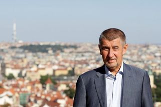 Vláda couvá ze slibu snížit firmám daně. Okamura poslal Babišovi jasný vzkaz