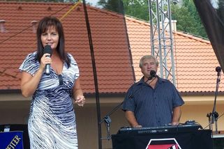 Co dnes dělá duo Eva a Vašek? Ona zpívá Americe, on se před pár měsíci podruhé narodil - Médium.cz