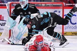 Nabídli jsme Třinci góly svými hloupostmi, litoval Patera po porážce v úvodním duelu - Sport.cz