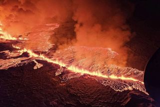Sopka na Islandu chrlí lávu, Reykjavík zůstává v bezpečí - Seznam Zprávy
