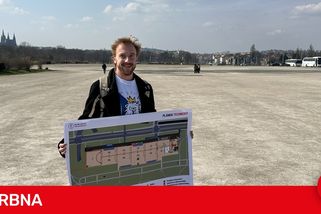 Stovky dobrovolníků, desítky záchodů, sekce pro rodiny. Jak bude vypadat demonstrace na Letné