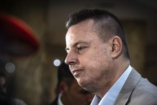 Podezřelé peníze pro Rajchlovo PRO, poslali je „bílí koně“? Stopy vedou na chomutovské ubytovny