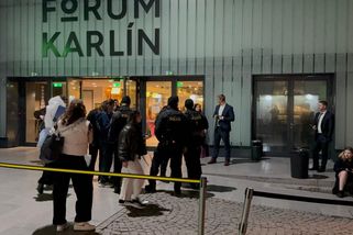 Mezi studenty tekla krev. Ples pražské školy pro budoucí policisty skončil hromadnou bitkou