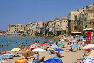 Cefalù: Proč je tato sicilská perla lepší a levnější volbou než slavné pobřeží Amalfi