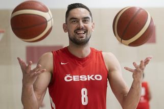 Je to úžasná možnost pro Krejčího, tvrdí opora Barcelony o ME - Sport.cz