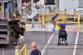 Vteřiny od smrti: Brazilec na vozíku uvázl na železničním přejezdu, ze záběrů mrazí - Novinky