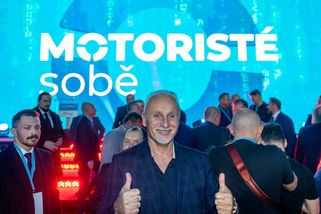 Miliardář Chlad a jeho rudá minulost. Dokumenty ÚV...