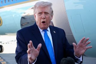 Trump silně zvažuje stažení z NATO