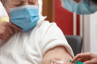 Všem dospělým Čechům přijde dopis s výzvou k očkování. I těm už očkovaným - Seznam Zprávy