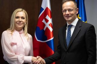 Szijjártó: Se Slováky jsme požádali o přepravu ruské ropy přes Adrii, Kyjev neobnovil dodávky - Echo24.cz