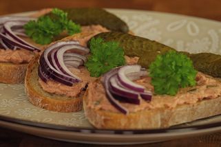 Rychlá paštiková pomazánka – jednoduchý recept | Vaříme s Kubíčkem