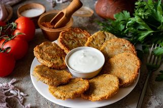 Jejich vůně přiláká i sousedy! Recepty na bramboráky, kterým nejde odolat