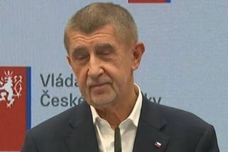 Když padne jednoduchá otázka, přijde dlouhá odpověď. Babiš na tiskovce zase kličkoval, tentokrát ke zlodějnám