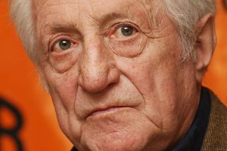 Lepší než tvůj manžel. Parodii sprosťáka Franka Zappy zazpíval Pavel Bobek s elegancí - Médium.cz