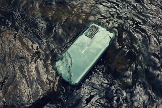 Obrněnec od Nokie zdražil o tisíce korun - Novinky