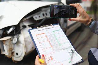 Jak postupovat při dopravní nehodě a dostat z pojišťovny maximum? - Portál řidiče