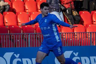 Matyáš Vojta ovlivní celou ofenzivu Sparty. Jestli nebude přínosem, fanoušci to vedení neodpustí - Médium.cz