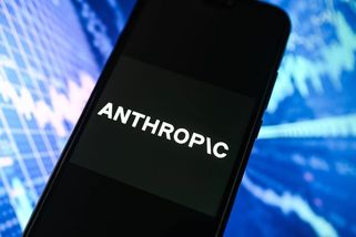 Radši se vyučte řemeslu. Studie Anthropicu ukazuje, koho AI ohrožuje nejvíc