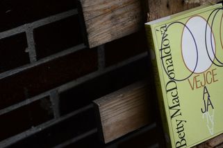 Vejce a já od Betty MacDonaldové - Médium.cz