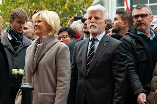 Petr Pavel právě získal nárok na peníze, na které Češi čekají přes 60 let. Nejspíš si je ale nevezme