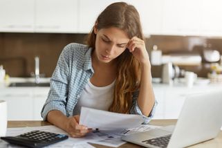 Nájemce mi řekl, že na zimu zvedá zálohy na topení. Když jsem zjistila o kolik, málem jsem omdlela - Médium.cz