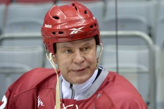 Agenti na něj chtěli hodit vlastizradu, hrozili jeho rodině. Olympijský vítěz přesto kope za ruský režim