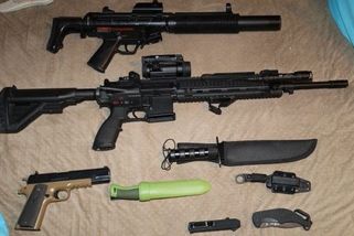 Student hrozil, že vystřílí v Praze 8 třídu - Novinky