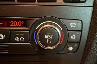 Zbytkové teplo v autě: tato nenápadná funkce dokáže zpříjemnit zimní dny