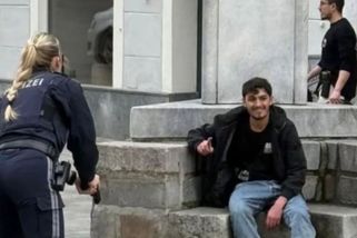 Děsivá fotografie: Cynický úsměv vraha dítěte v Rakousku - Novinky