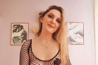 Angličance vyrostlo pouze jedno ňadro. Svou odlišnost neskrývá, operaci odmítla a dnes je z ní influencerka! - Super.cz