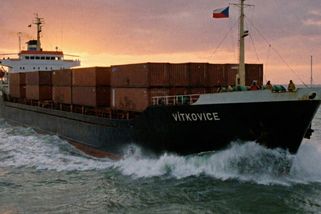 Československo mělo flotilu 44 lodí. Vydělávaly miliardy. Všechny jsme je prodali - Médium.cz