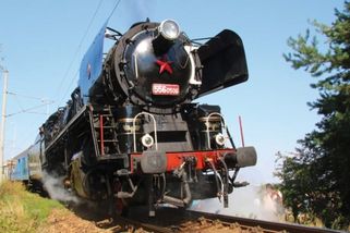 railtarget.cz/osobni-doprava/misto-srotu-nejsilnejsi-obr-slovenska-vypil-25-kubiku-vody-a-utahl-9-narvanych-vagonu-11877.html