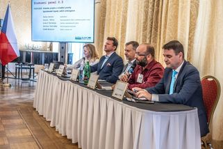 Vondráček: ANO zruší „anti-dezinfo“ projekty a odblokuje ruskou televizi - Novinky