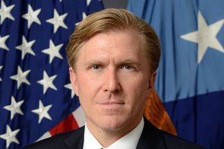 Navyšte výdaje na obranu, vyzývají USA Evropu. Babišova vláda je seškrtala