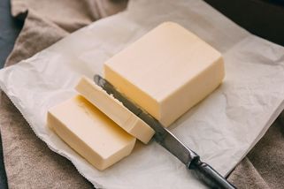 Mlékaři rozjeli politickou hru kvůli levnému máslu - Seznam Zprávy