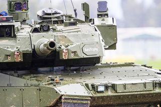 EU schválila český plán na obranu, Česko může čerpat 50 miliard korun