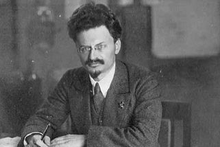 Lev Trockij vedl bolševiky a tvořil dějiny. Lenin ho zbožňoval, Stalin na něj poslal vrahy - Médium.cz