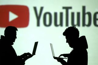 YouTube bude mazat videa šířící dezinformace o volbách v USA - Novinky