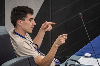 Další kanál ruského vlivu? Youtuber chce novou frakci v europarlamentu