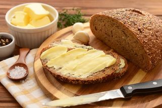 Šílené ceny másla: Proč je tak drahé a bude ještě dražší? Vyjádřili se chovatelé, výrobci i obchodníci - Proženy.cz