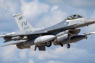 F-16 slíbené Ukrajině mají nejspíše kritickou slabinu, odhalila ji simulace souboje proti Mirage 2000; ruské letouny jsou tak ve výhodě