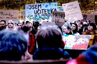 Jsou naše školy skutečně apolitické? Pátral jsem po tom!