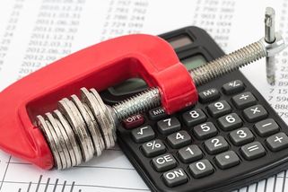 Jsou exekuce v Česku opravdovou ochranou věřitelů, nebo doživotním trestem pro dlužníky? - Médium.cz